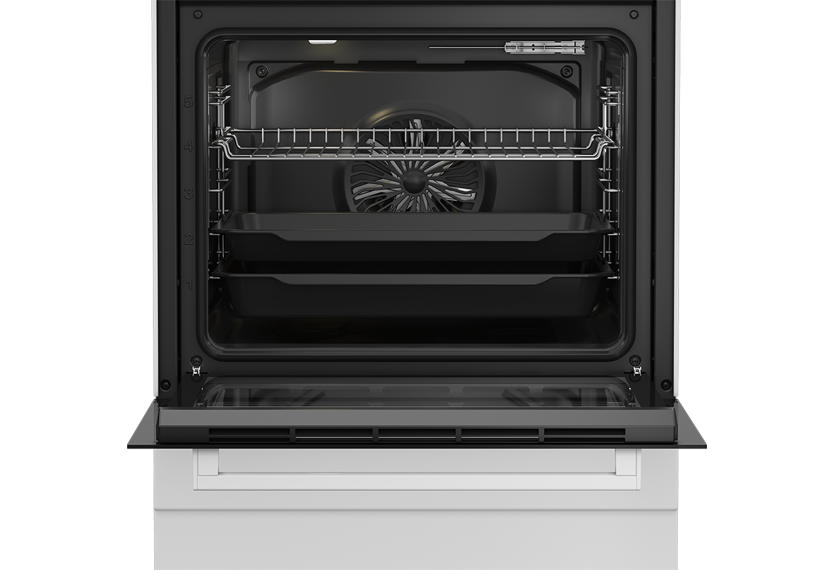 Απεικονίζεται ο φούρνος ανοιχτός.